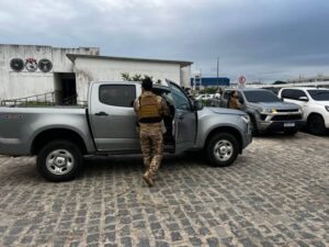 Delegado da Polícia Civil está entre os presos de operação contra tráfico de drogas e corrupção na Paraíba